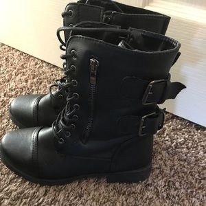 Black combat boots size 7